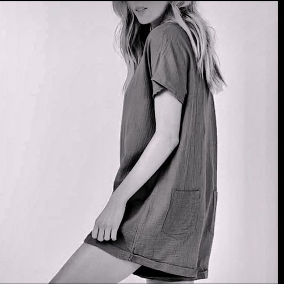 Miyieonz Black Loose Fit Low V-neck Short Sleeve Romper Jumpsuit - Picture 4 of 10